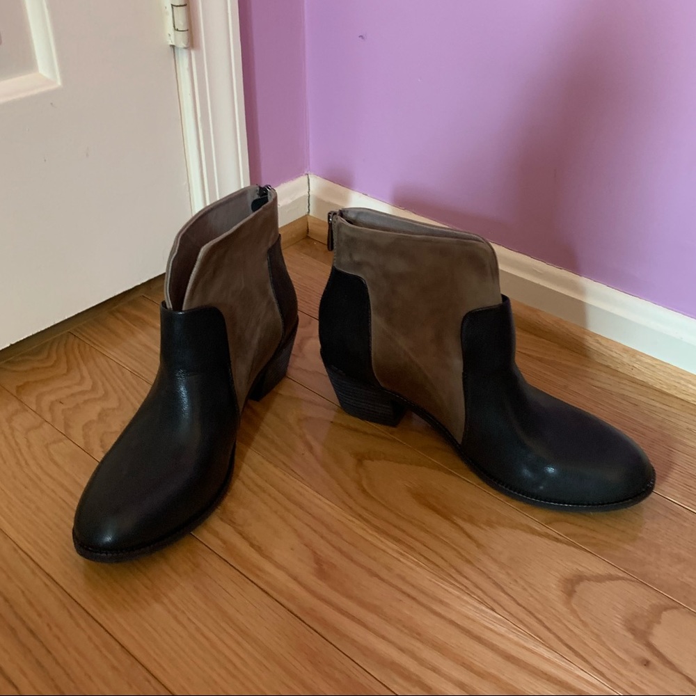 Antelope “410 Colorblock Brush” black ankle boots